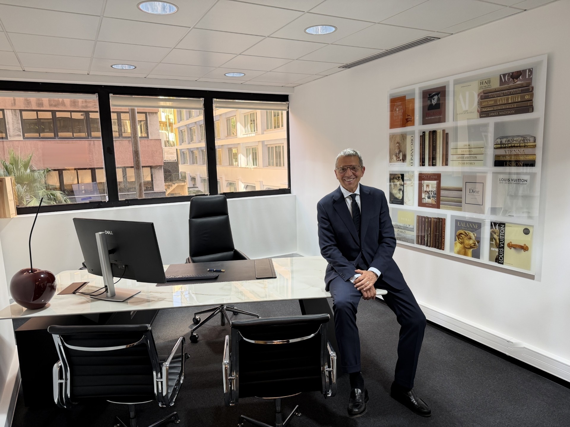 Didier Mekies, expert-comptable et Président de MKS, dans les bureaux du cabinet à Monaco